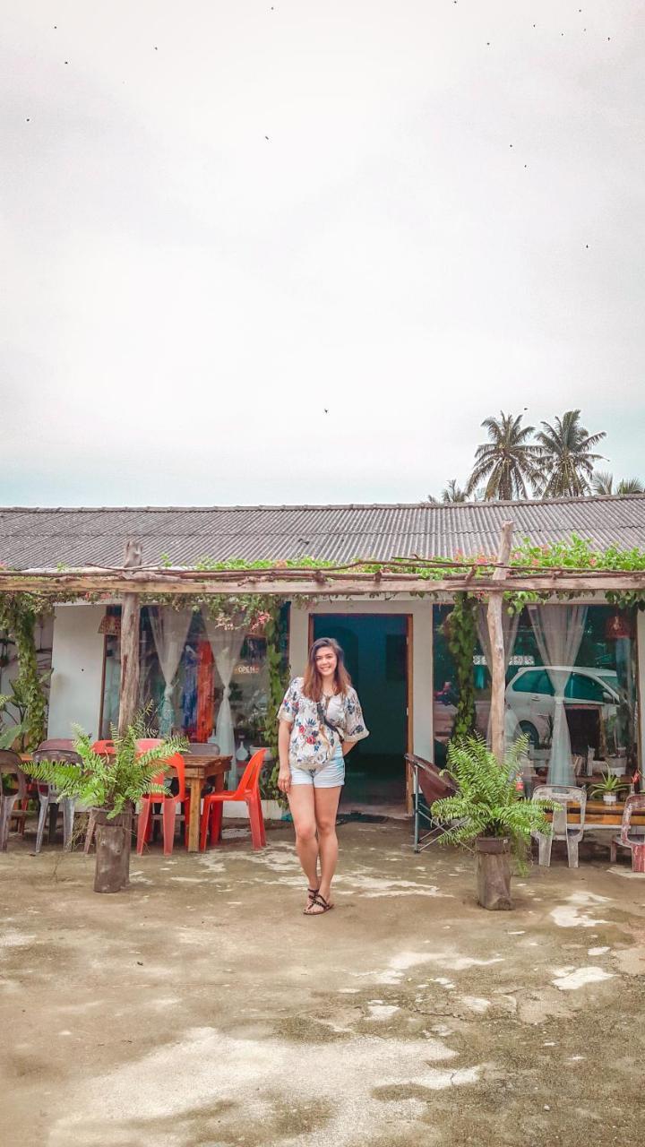 Kangkakawal Beanbag Bintan Backpackerホステル エクステリア 写真